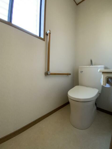 大分市けやき台 中古住宅 5SLDK トイレ