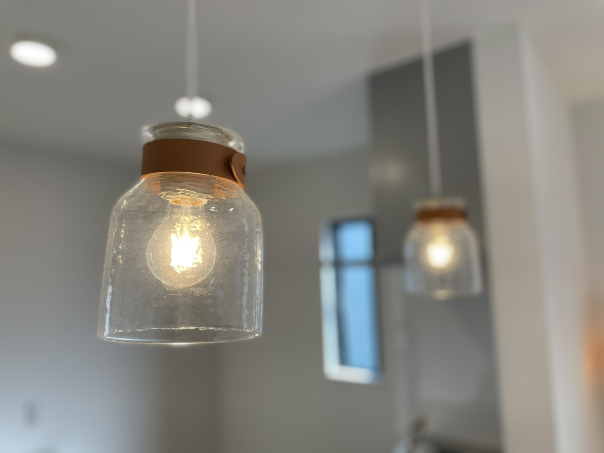 大分市片島SAKAIの家のかわらしい照明